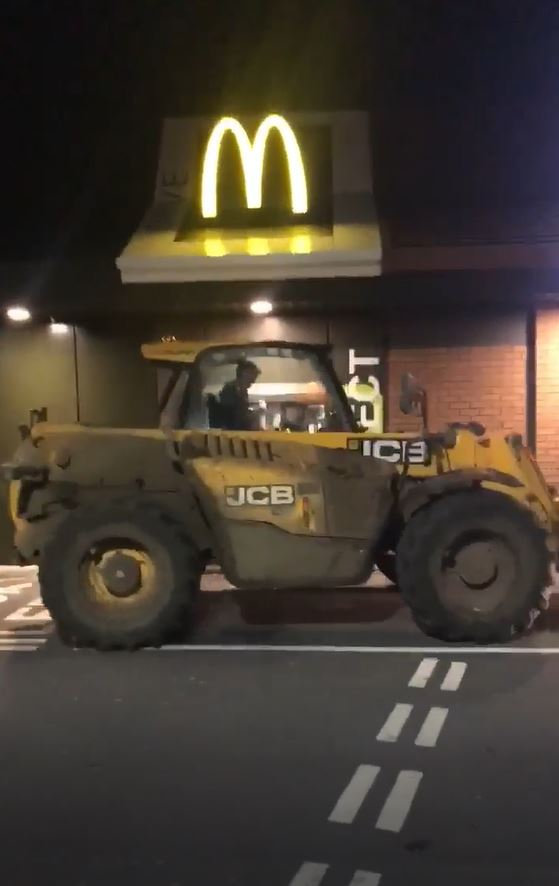 Kalau Udah Haus, Mana Bisa Ditahan